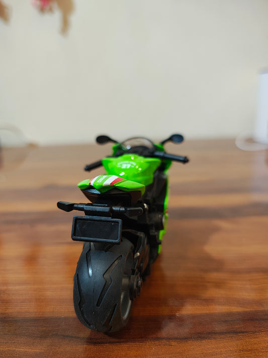 R15 METAL DIECAST 1:28