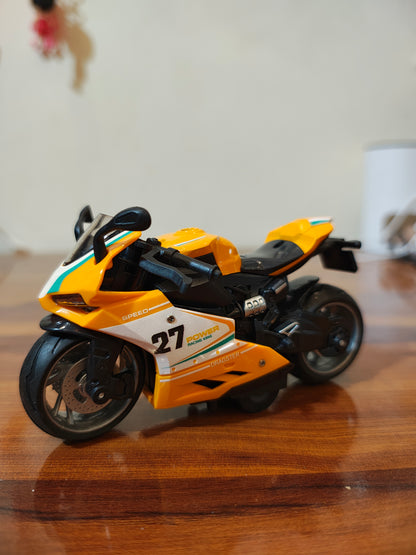 R15 METAL DIECAST 1:28