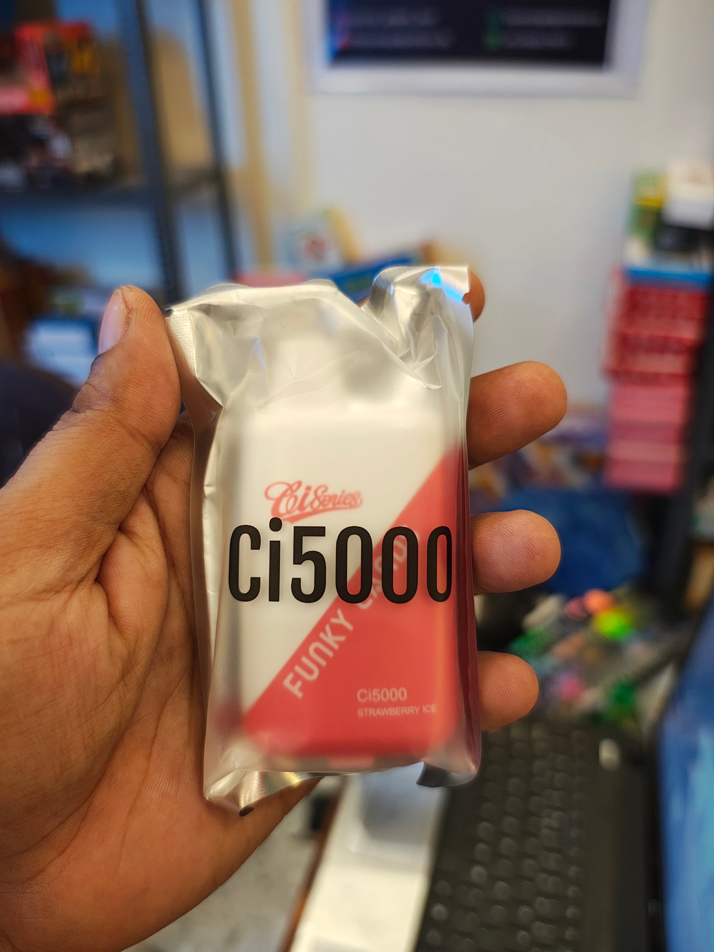 Funky land CI5000 vape (straberry ice) flavour