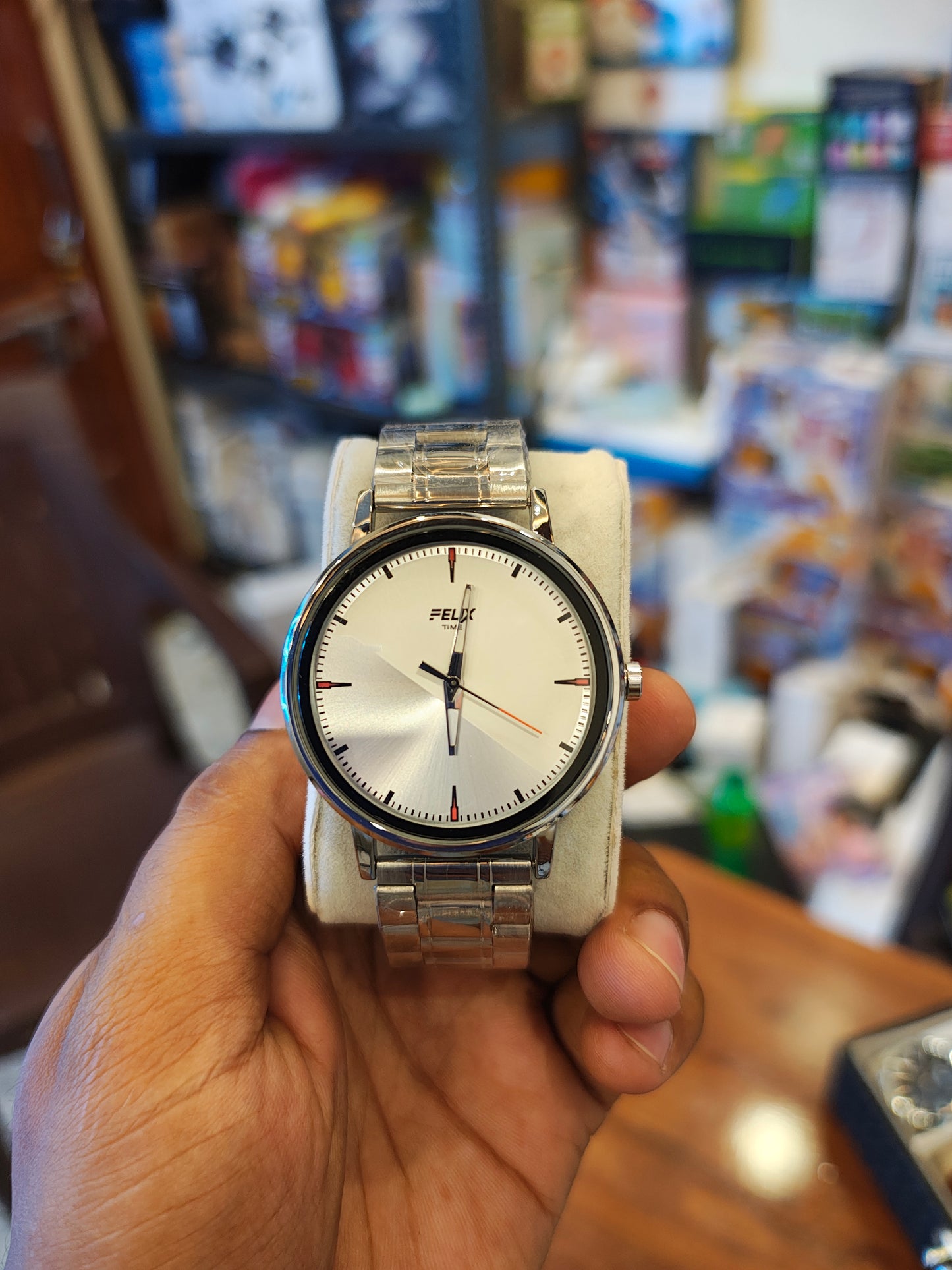 FELIX METAL WRIST WATCH