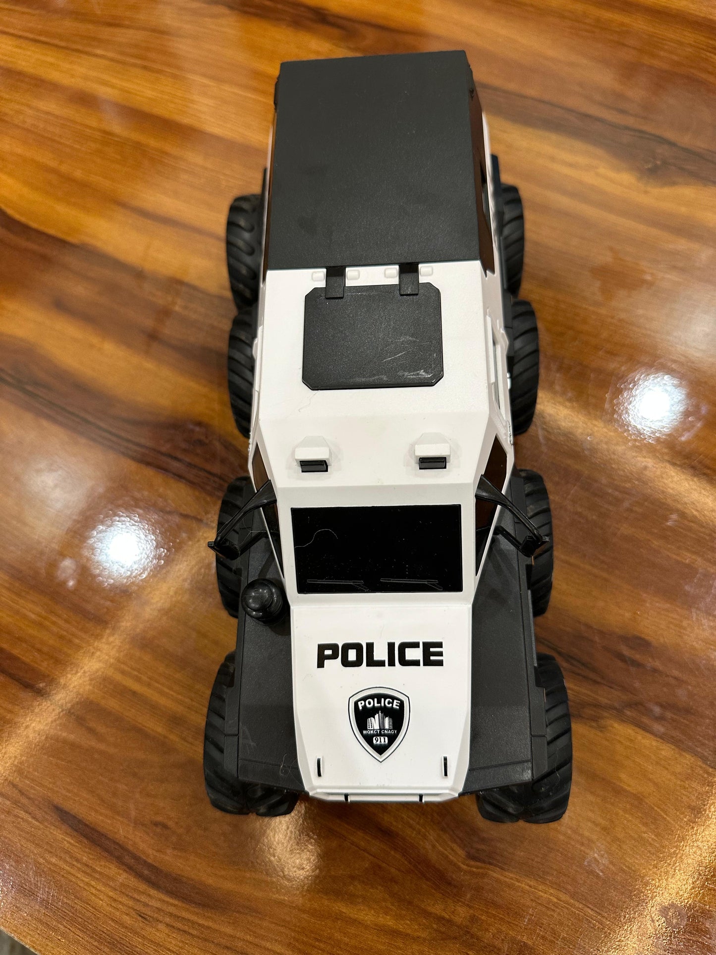 MOKA RC 8 Wheel Off-Road Police Car